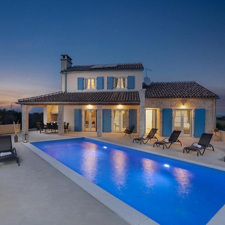 Villa Mediterra Prima Nin Exterior photo