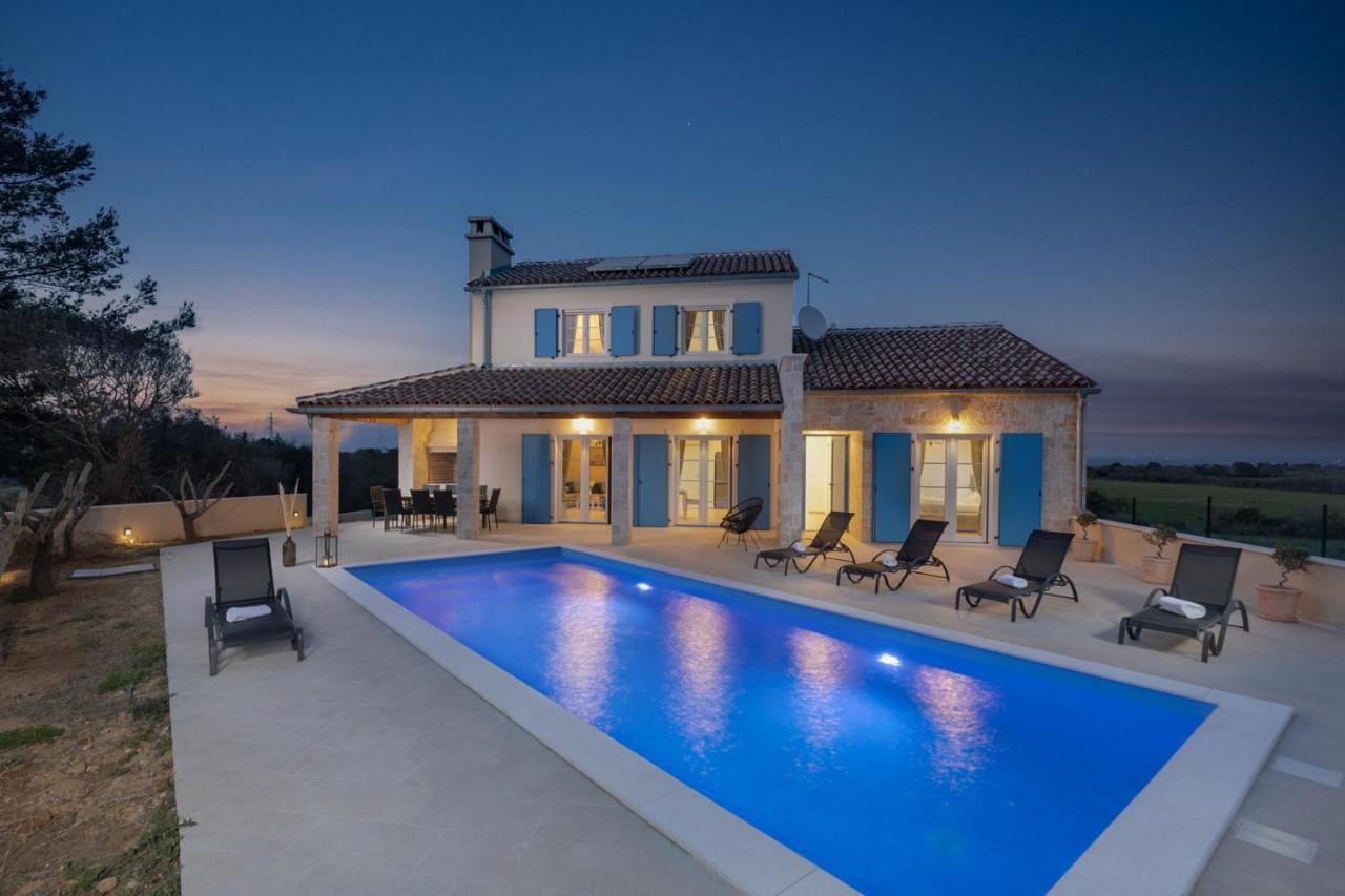 Villa Mediterra Prima Nin Exterior photo